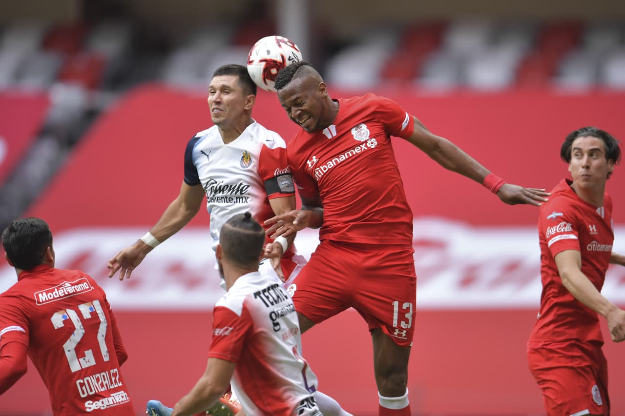 Con gol de Diego Hernández al minuto 60, el toluca consigue los tres puntos que los pone como líderes del torneo a la espera del resultado de Cruz Azul.