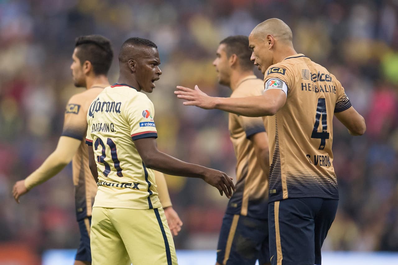 ¿Recuerdas este Clásico entre América y Pumas? 3 de diciembre de 2015, Semifinal de Ida en el Estadio Azteca. América era favorito, pero aquella noche el Estadio Azteca se vestiría de auriazul. Ignacio Ambriz en el banquillo azulcrema y Guillermo Vázquez en el banquillo univesitario.
