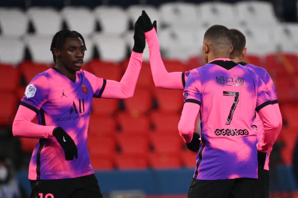 Draxler (22’) adelantó a los de Pochettino y Marcos Lopes (50’) emparejó los cartones. Moise Kean (76’) regresó la ventaja para los locales. El próximo martes, PSG se medirá al Barcelona en los Octavos de la máxima justa de clubes de la UEFA.