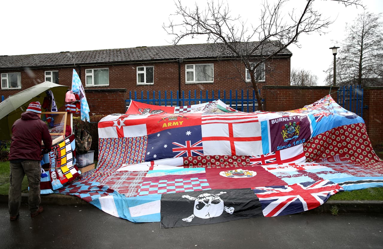 La decoración para el estadio fue parte de la celebración del juego de la fecha 25 con una gran bandera.