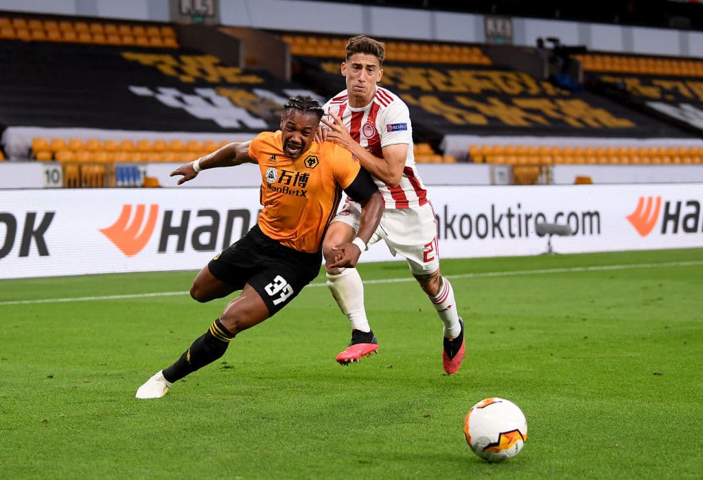 La potencia de Adama Traore empieza a aparecer y la defensa comienza a sufrir.