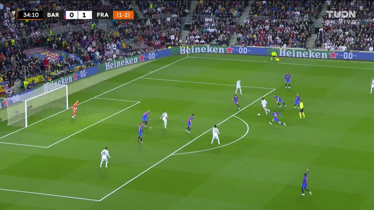 ¡TIRO ATAJADO! disparo por Ansgar Knauff.