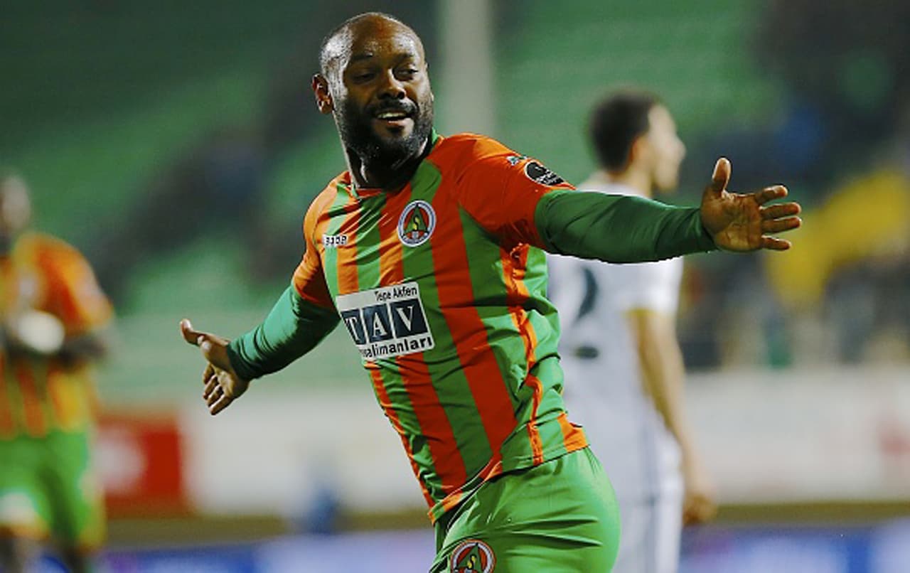Incluso el modesto Alanyaspor se arriesgó a fichar al goleador brasileño Vágner Love, procedente del Mónaco de la Ligue 1 de Francia.
