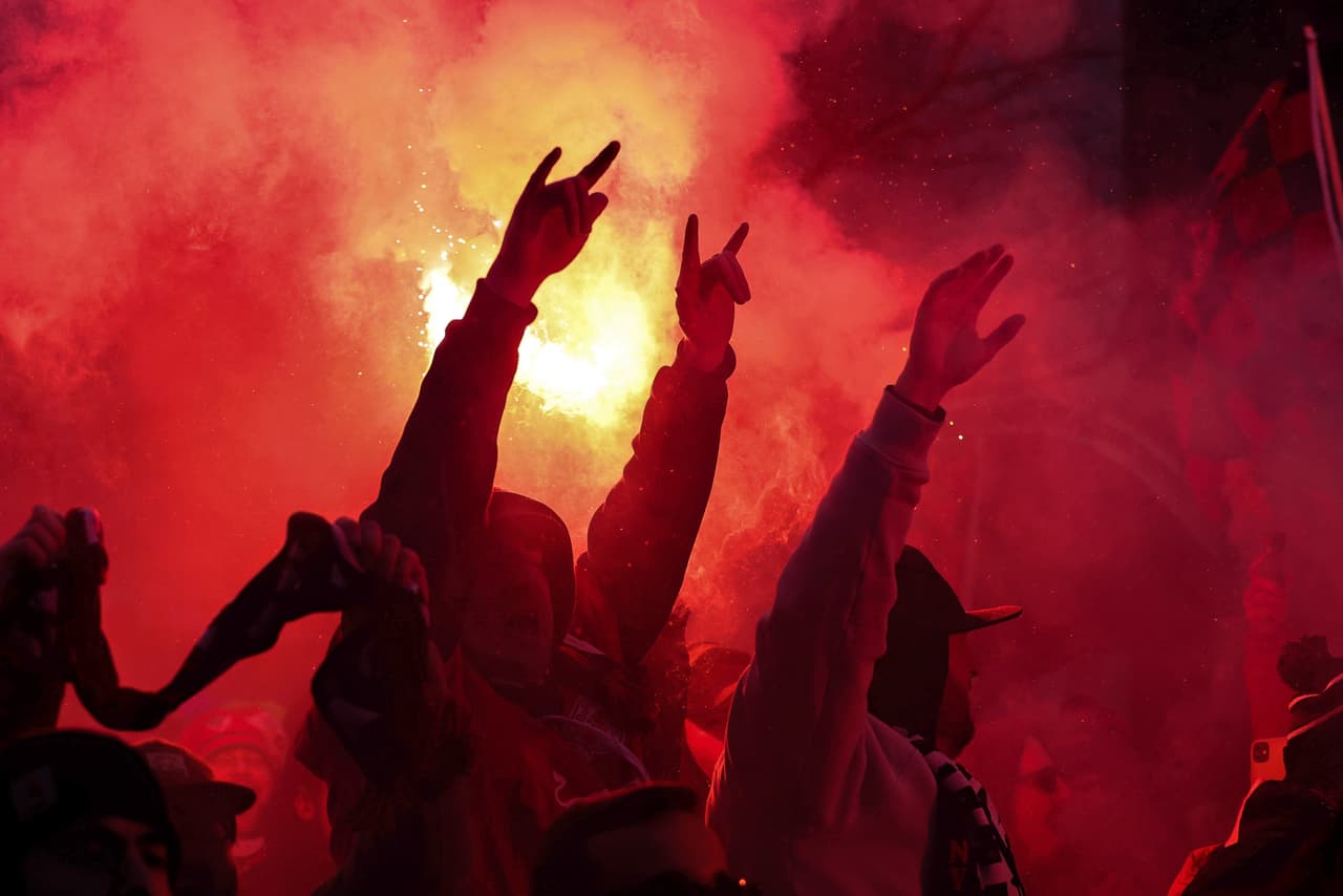 El frío de la noche del domingo en Nueva Jersey recibió una respuesta caliente en el Red Bull Arena.
<br>