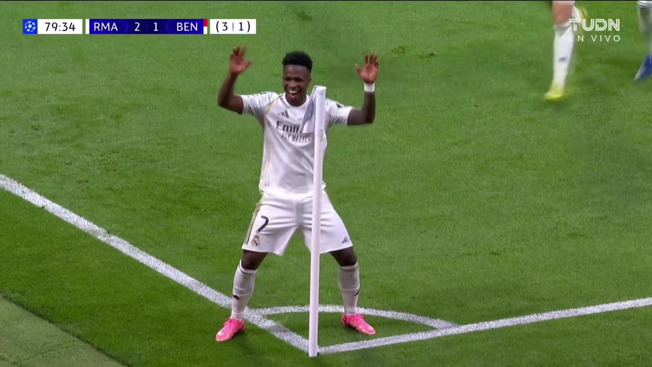 ¡Golazo y festejo épico de Vinicius! Contra letal del Real Madrid para el 2-1