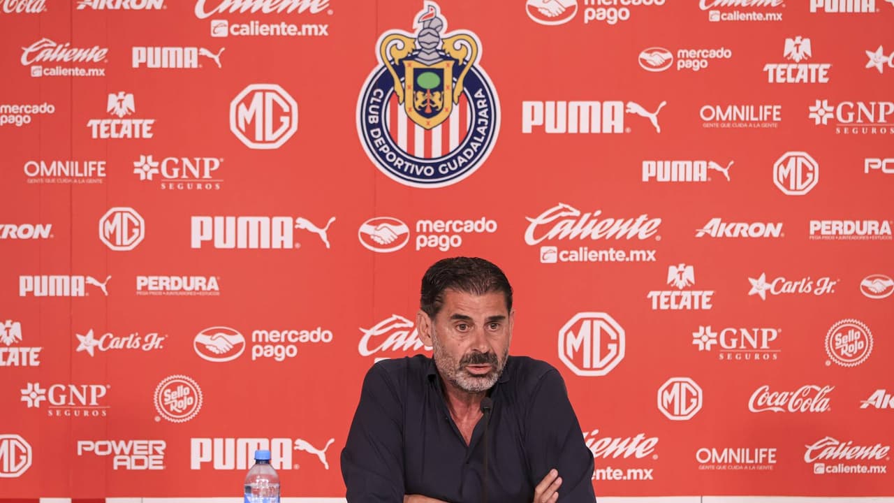 ¡Oficial! Chivas anuncia la salida de Fernando Hierro