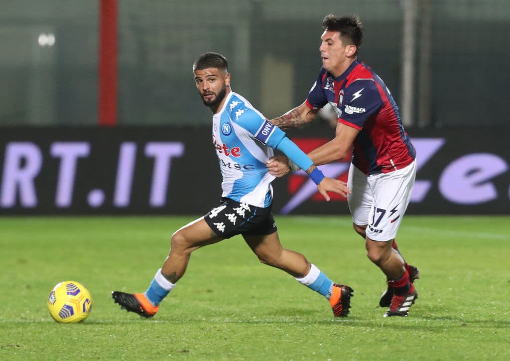 El Napoli golea al Crotone 4-0. El mexicano 'Chucky' Lozano aportó a la goleada con un tanto para su escuadra, los otros goles cayeron por parte de Lorenzo Insigne, Diego Demme y Andrea Petarga, durante la sexta Jornada de la Serie A.