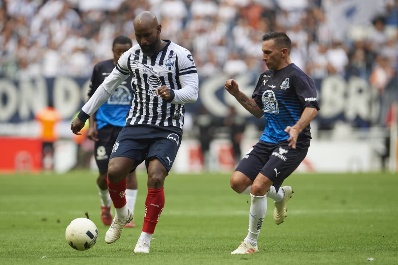 El panameño Felipe Baloy, con quien también compartió en Monterrey y también retirado recientemente, vivió una nueva jornada en las canchas mexicanas a sus 38 años, los mismos de Erviti.