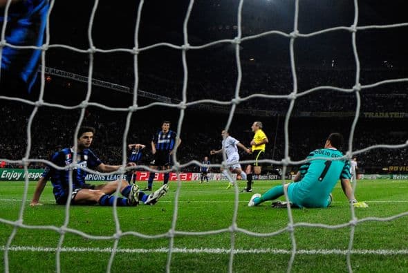 Y eso no fue todo. Más tarde, Andrea Ranocchia tuvo la mala fortuna de madar el balón a su propia portería.