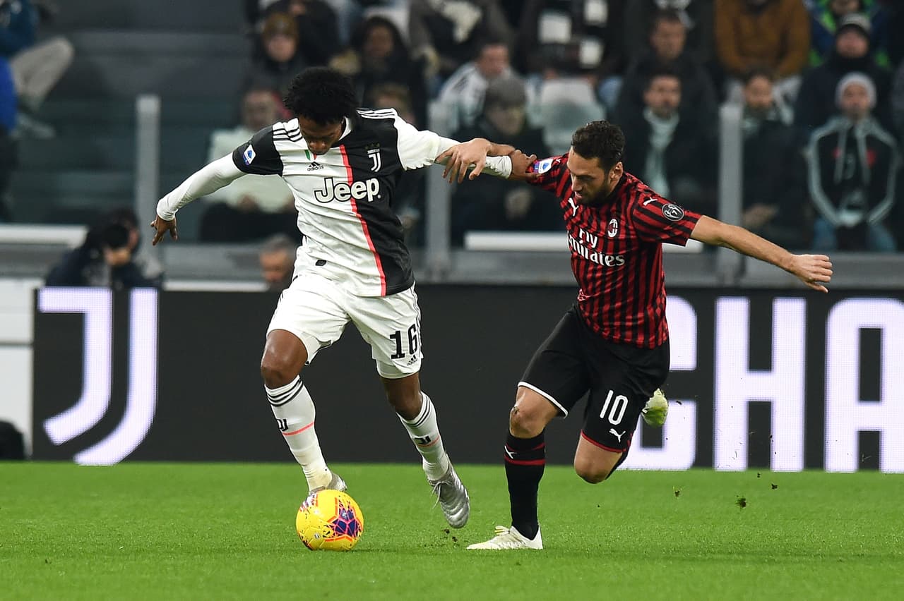 Paulo Dybala entra como cambio por Cristiano Ronaldo y le da la victoria la Juventus contra el Milán y sigue siendo líder de la tabla en la Serie A.