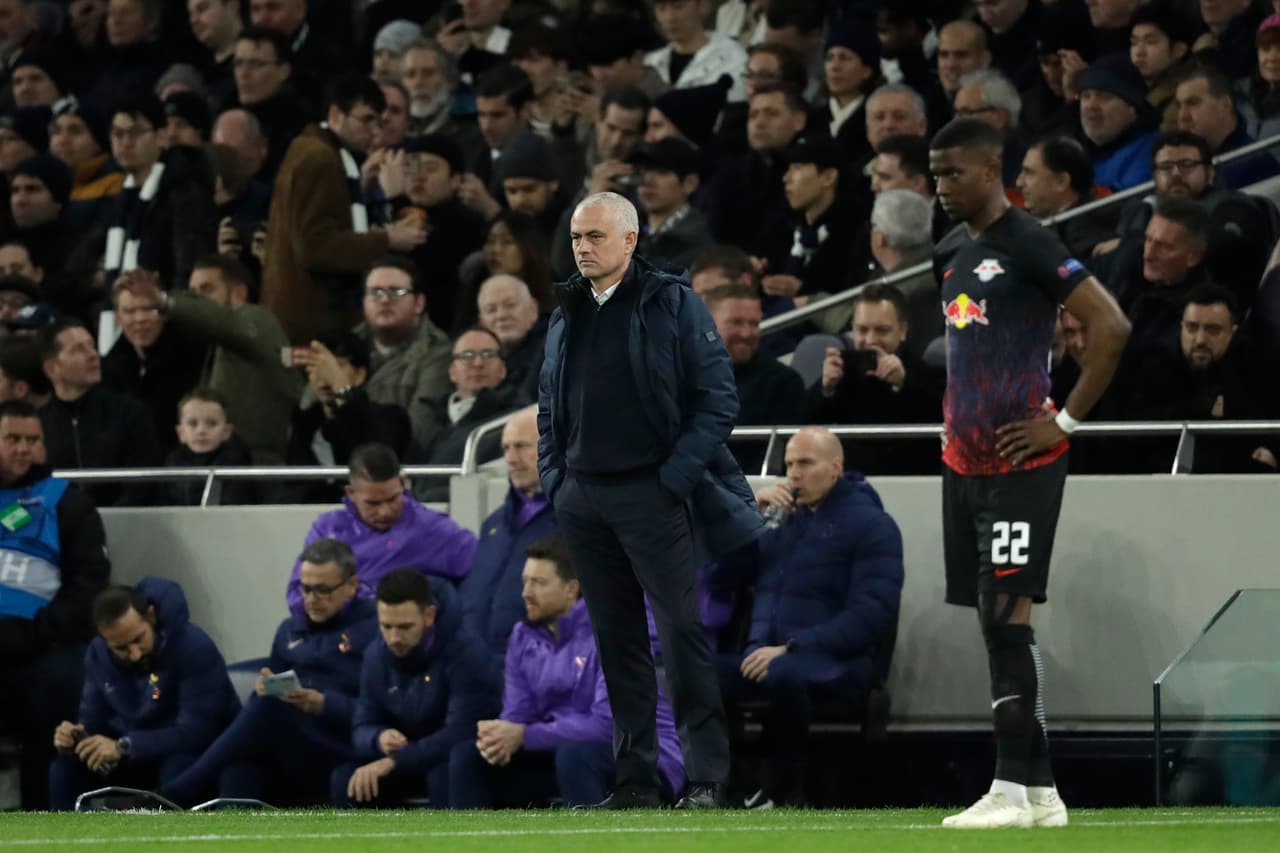 Jose Mourinho parecía tranquilo desde los primeros minutos entre su equipo Tottenham y el Liepzig.