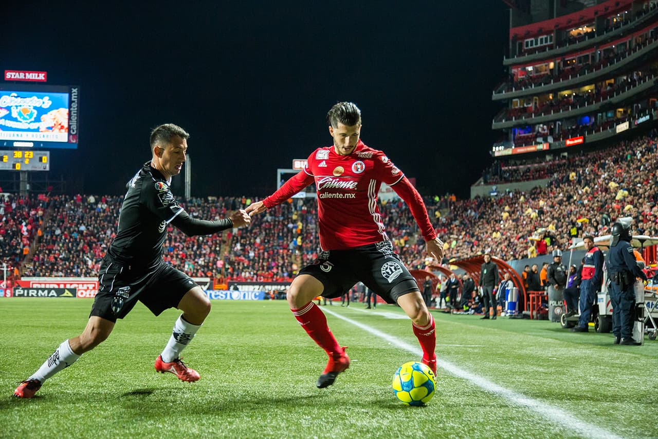 Guido Rodríguez, surgido de River Plate, es el mejor mediocampista defensivo de la Liga MX con el Club Tijuana. Su presencia física y su disparo de media distancia resaltan a simple vista.