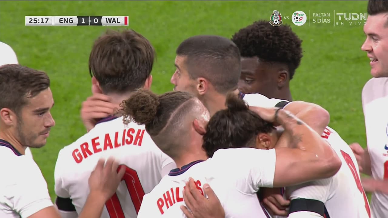 ¿Y la zaga? Calvert-Lewin ahora no falla y hace el 1-0 de Inglaterra