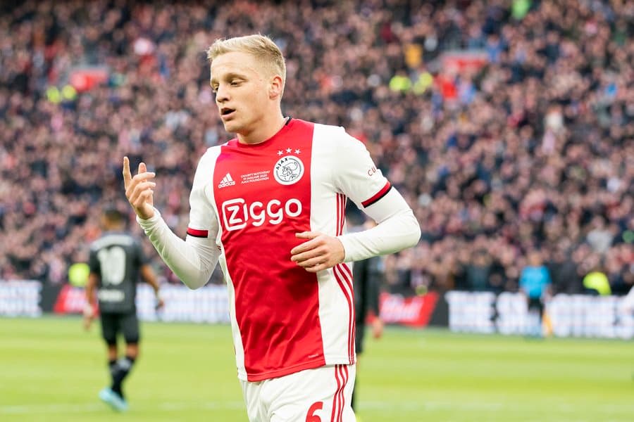 El Ajax vence 2-1 a Sparta Rotterdam y sigue siendo líder de la liga holandesa. Los goles del Ajax fueron por parte de Van de Beek y Gravenberch, y por parte de Rotterdam fue Piroe. Edson Álvarez permaneció en banca.