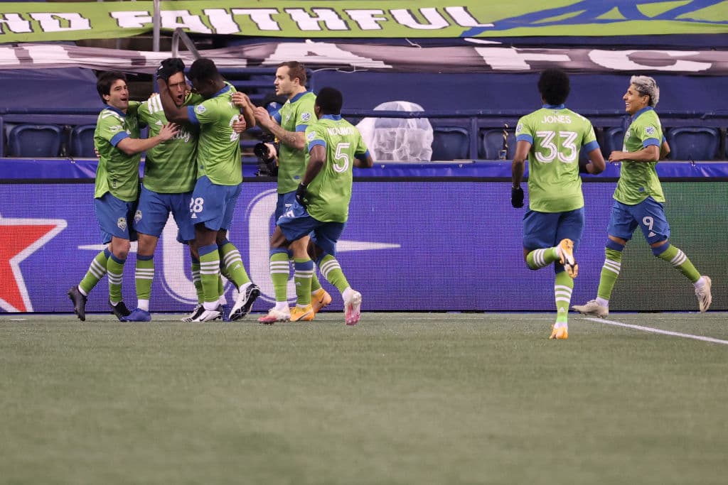 Con solitario gol de Shane O'Neill, Seattlo vence por la mínima Dallas y se meten a las finales de conferencia.