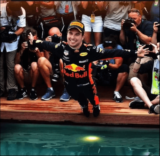 Tras el accidente de Max Verstappen de Red Bull, el mexicano 'Checo' Pérez se lleva su segundo podio en toda su carrera y los memes no perdonaron.