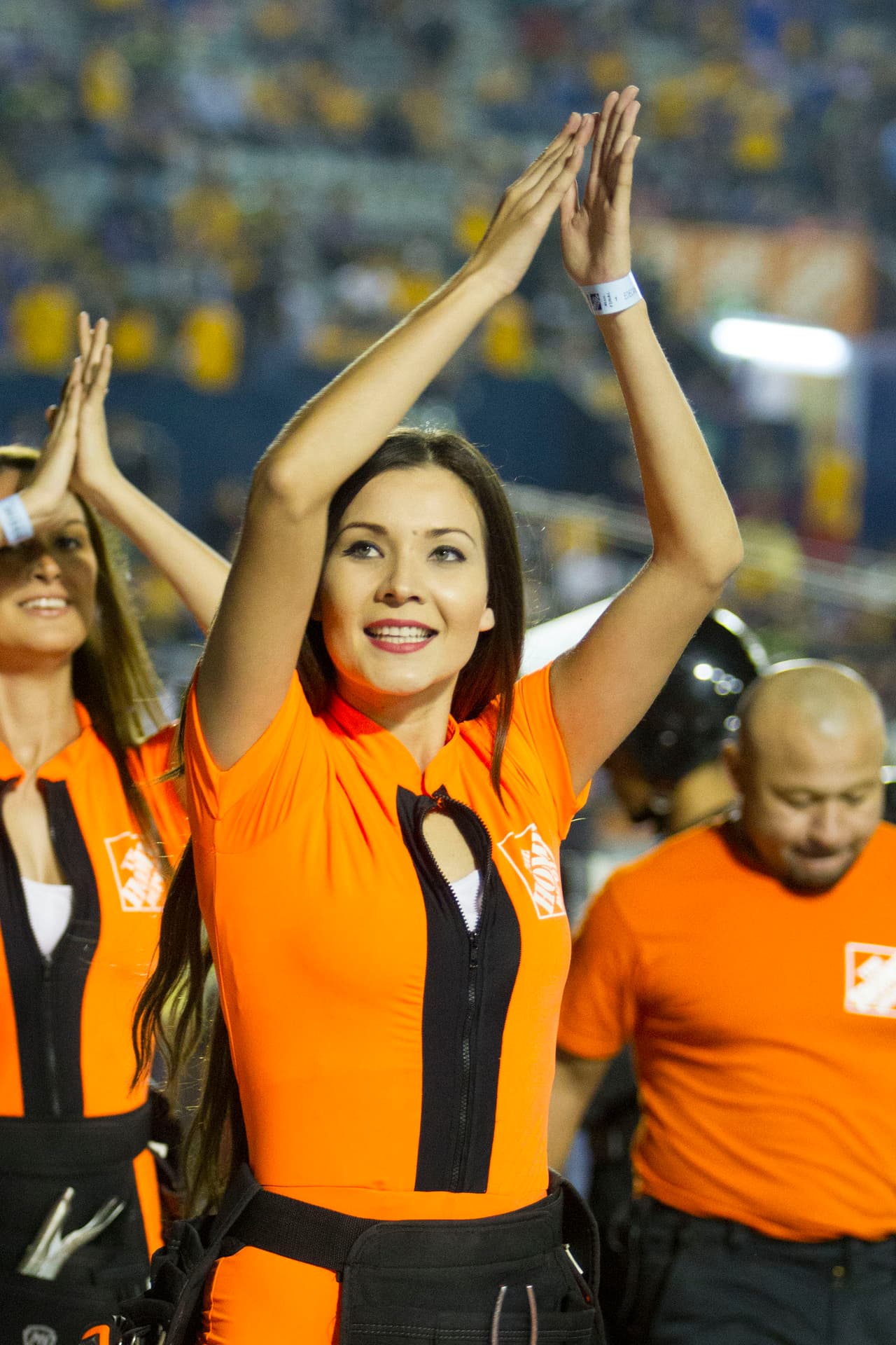 La bellas porristas en la ida de cuartos