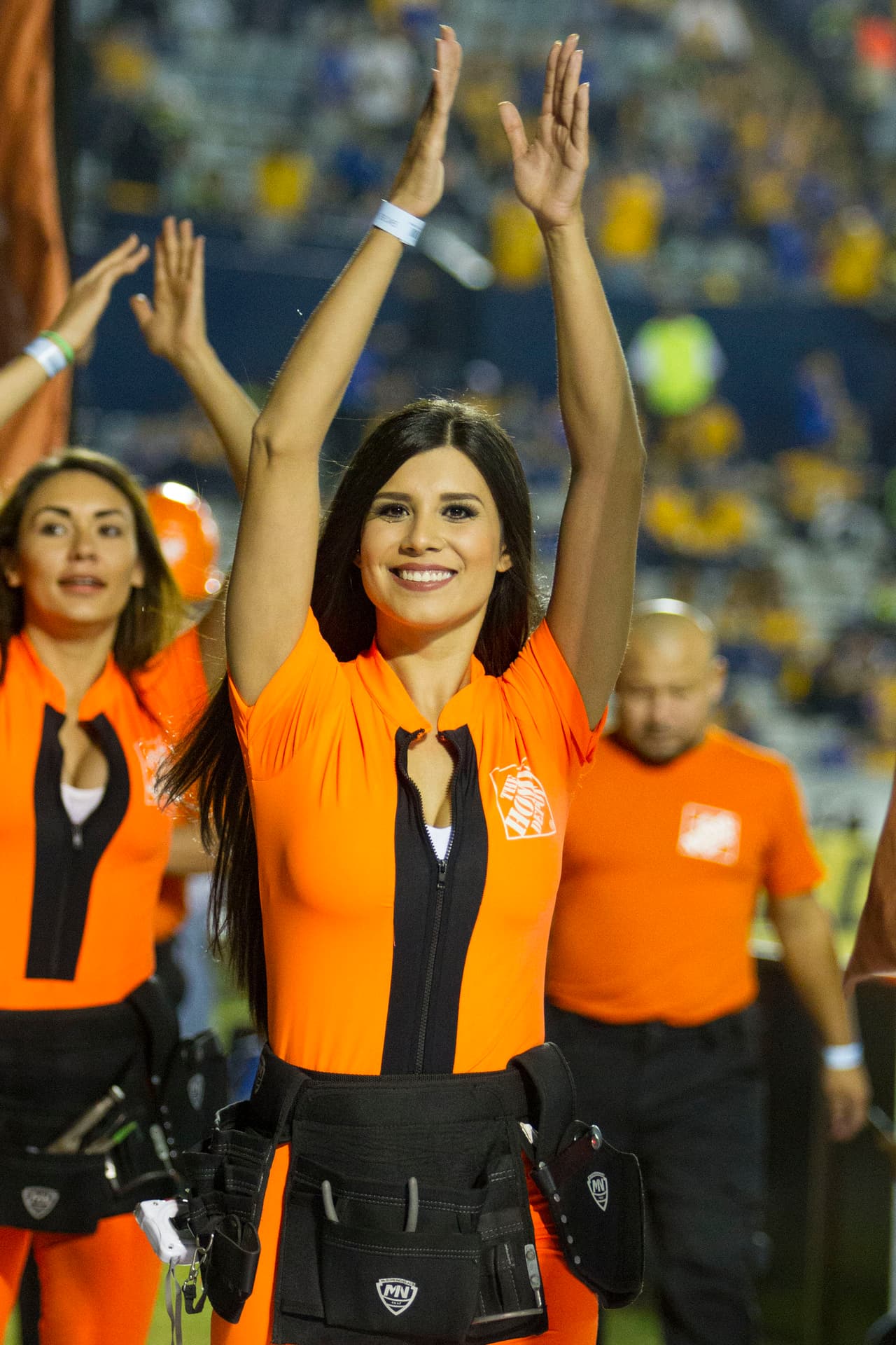 La bellas porristas en la ida de cuartos