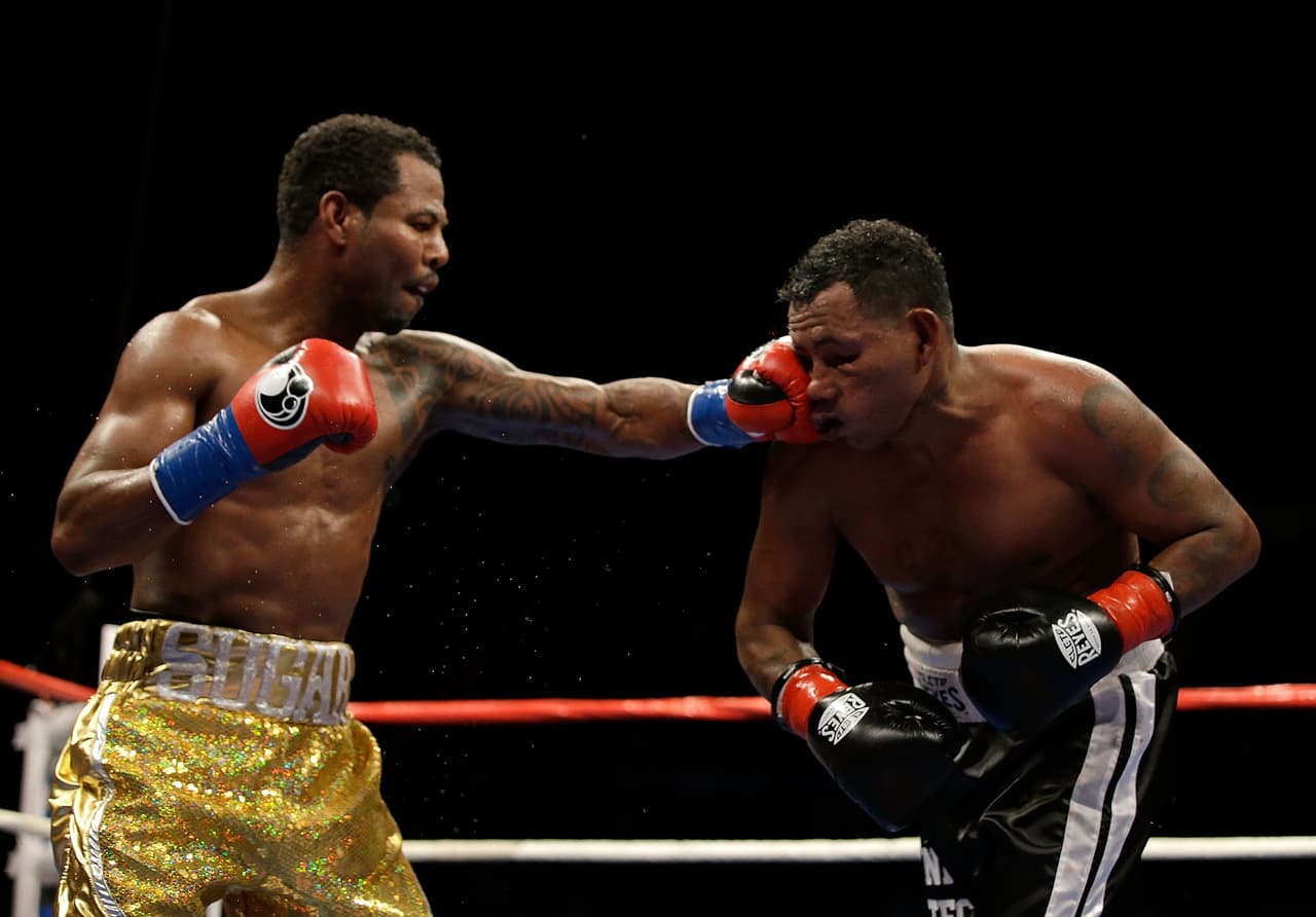 Shane Mosley silenció a Ricardo Mayorga