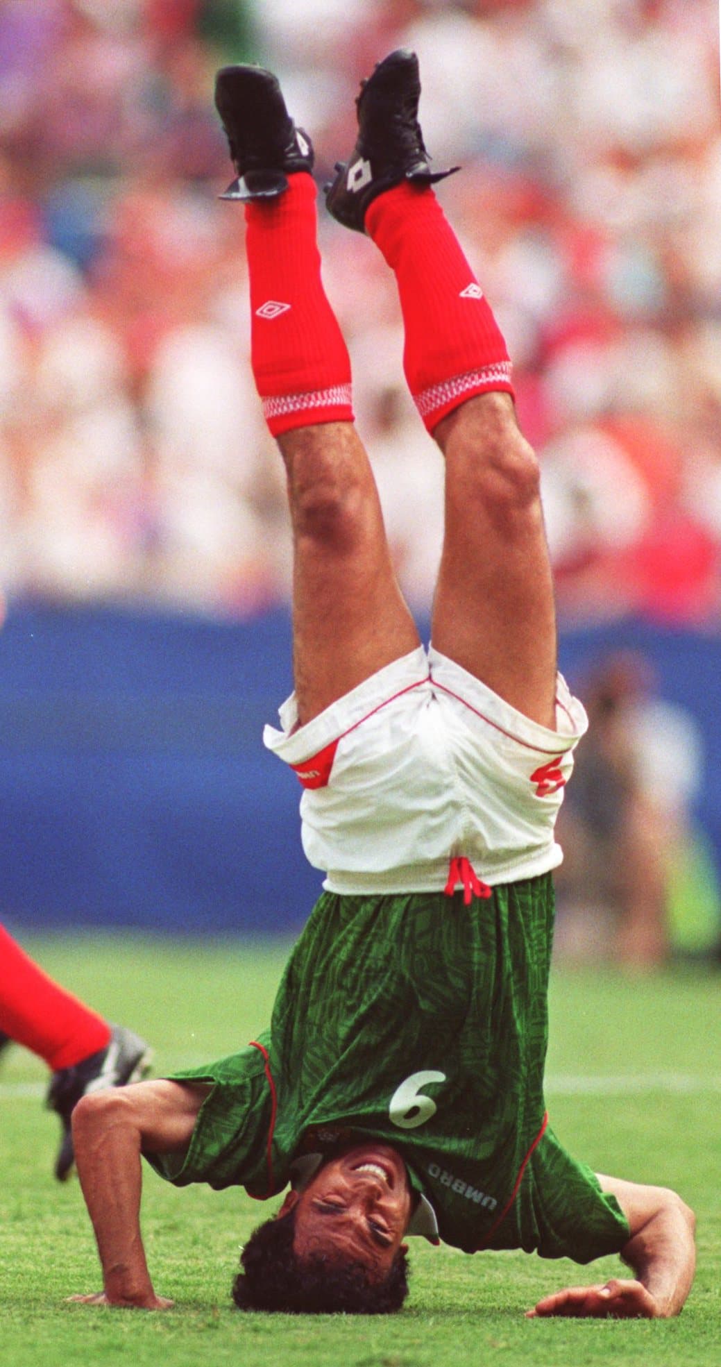 Otro punto clásico de él, era su particular marometa para festejar cada anotación que hacía.