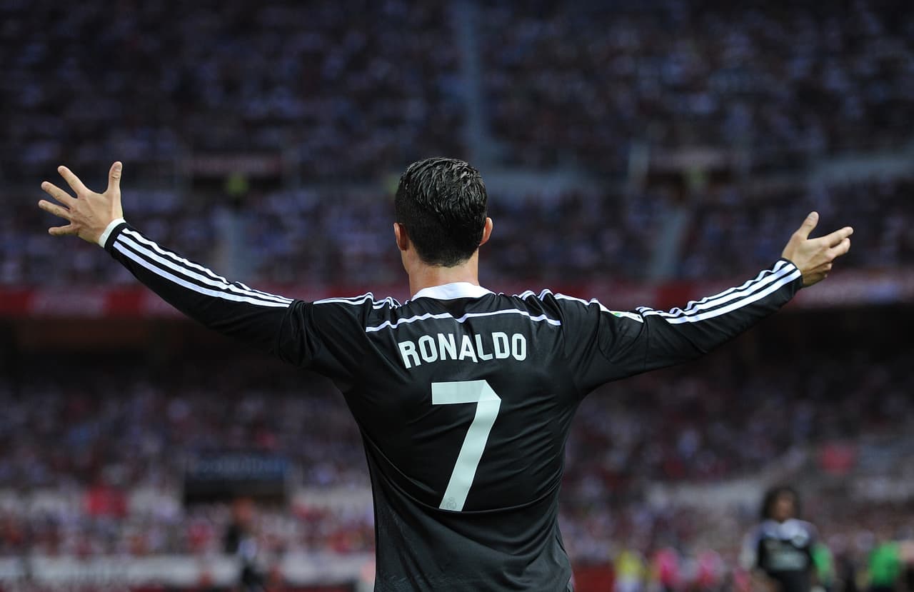 Cristiano Ronaldo dedicó playera del Madrid a Presidente de Nicaragua.