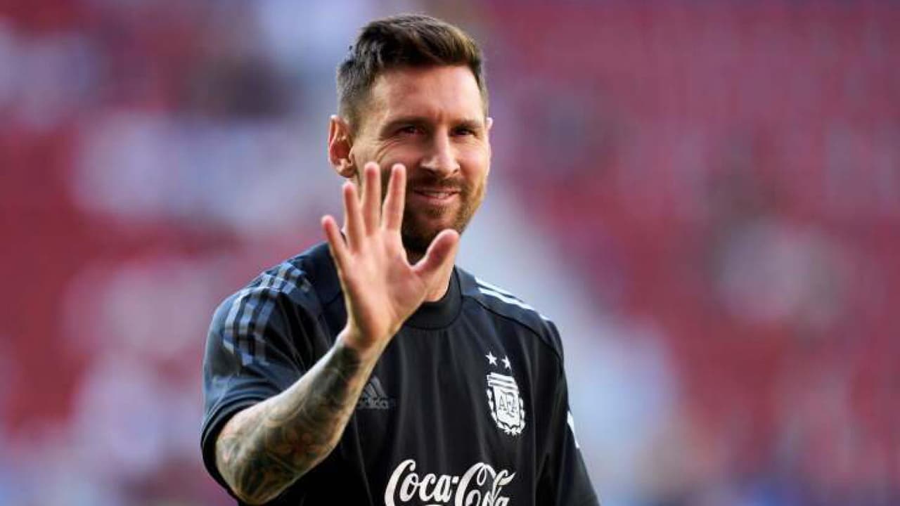 Messi pidió cobrar con intereses recortes salariales por la pandemia

