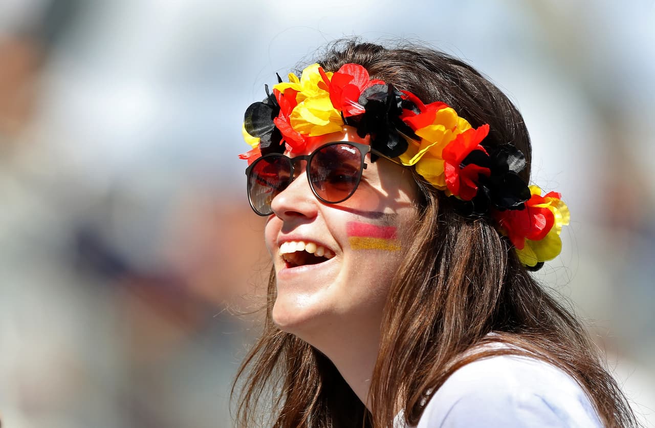 En el Stade des Alpes, en Grenoble, las emociones de los Octavos de Final del Mundial Femenino dieron inicio con el duelo entre Alemania y Nigeria. Los aficionados vivieron la previa con tranquilidad, en ambiente familiar y con ilusión de seguir vivos en la Copa.