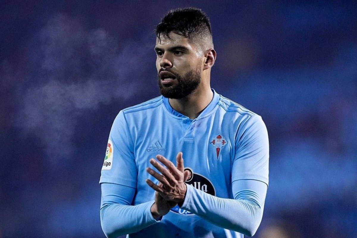 Néstor Araujo se queda sin entrenador en el Celta