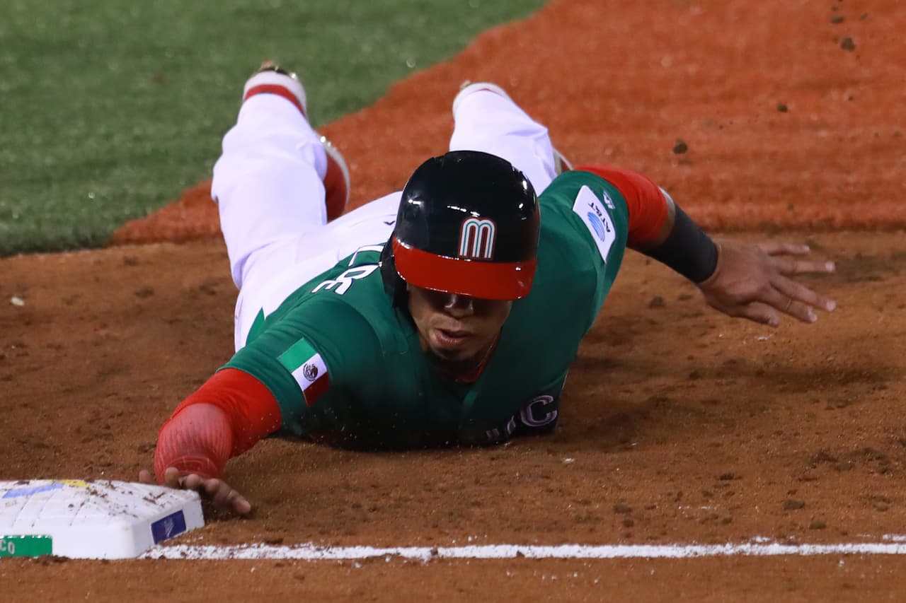 La ofensiva local le daba alegrías al público que veía cómo entrada tras entrada se controlaba el juego.