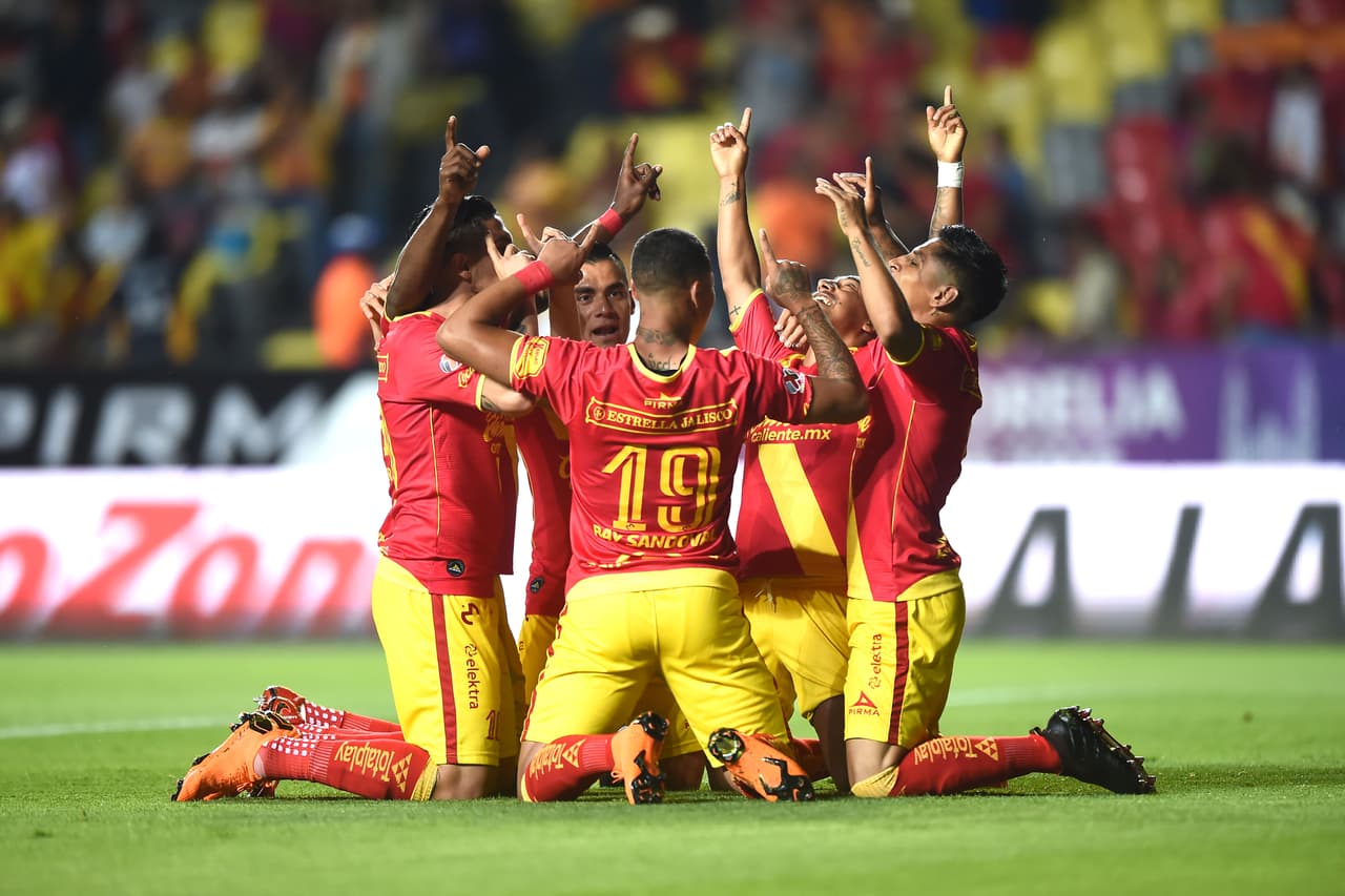 05 Morelia: 19 puntos producto de 6 victorias, 1 empate y 4 derrotas con 15 goles a favor y 14 en contra.