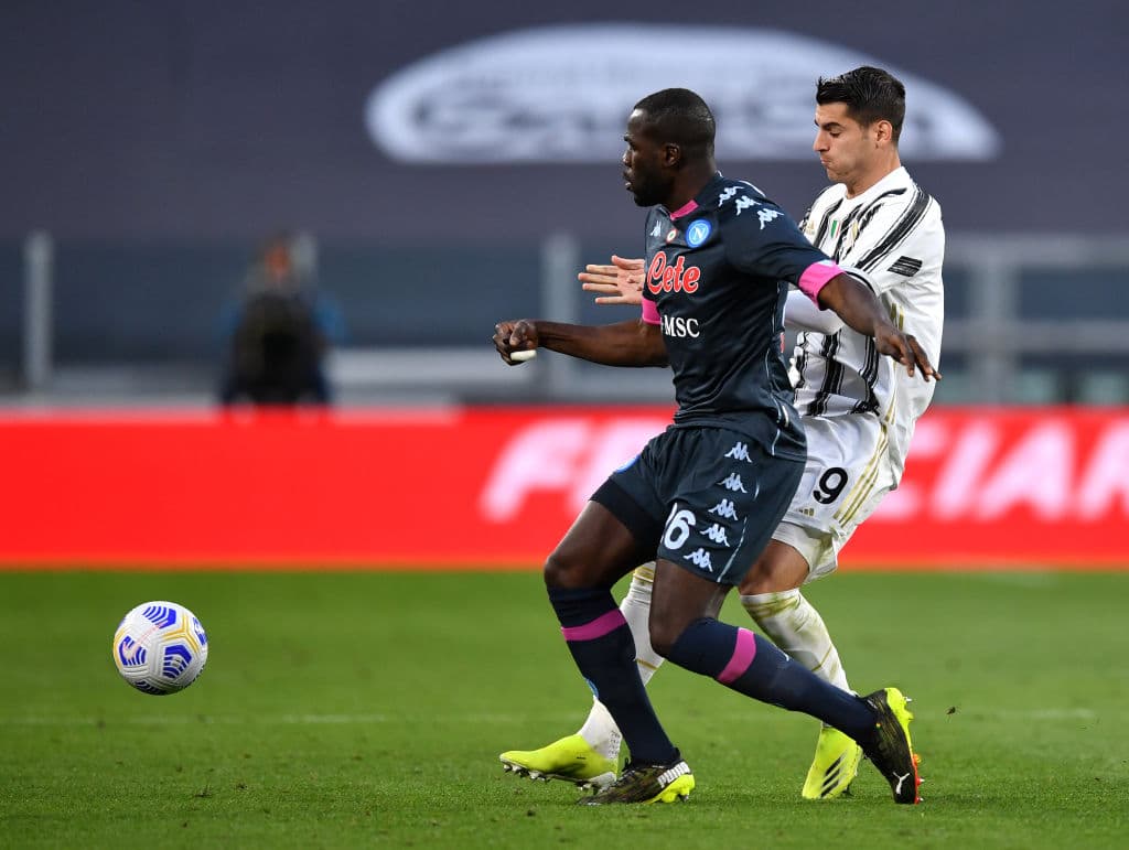 Juventus se queda con la victoria sobre el Napoli en Turín. Las anotaciones para los de la 'Vecchia Signora' corrieron a cargo de Cristiano Ronaldo y Paulo Dybala, quien después de tres meses de ausencia, regresa con anotación. El gol para los de Gattuso cayó al minuto 90 de penal, por parte de Lorenzo Insigne.