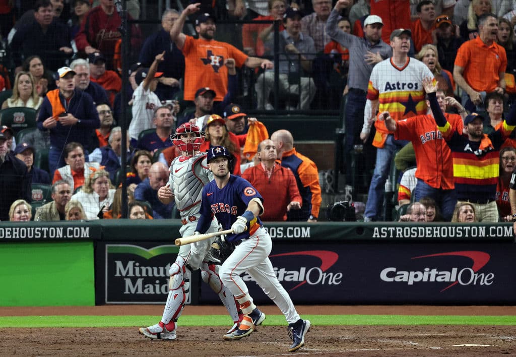 Alex Bregman se lució con un home run al jardín central en la parte baja de la quinta entrada e impulsó a Álvarez para poner la pizarra 0-5.