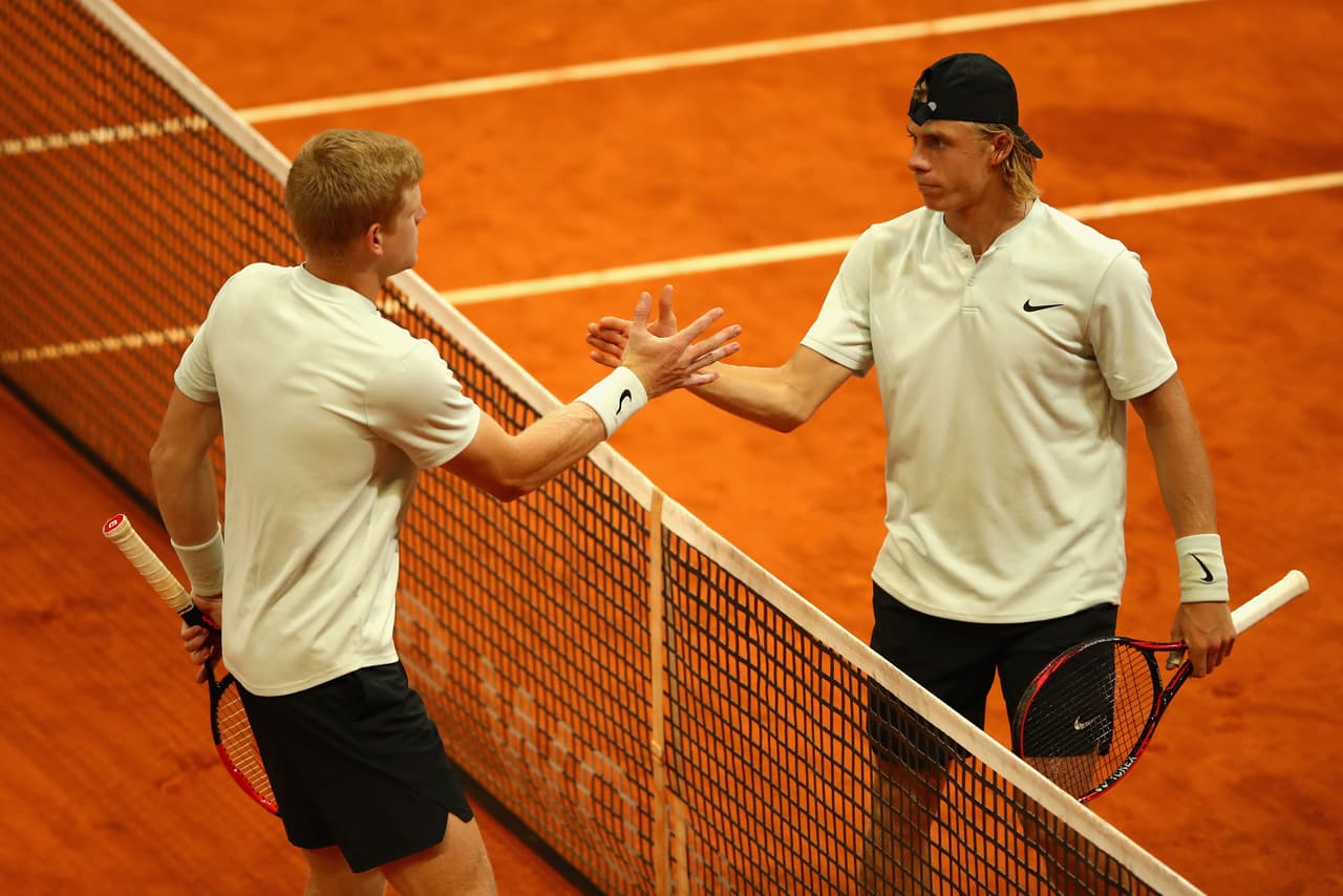 El canadiense derrotó al británico Kyle Edmund, por 7-5, 6-7 (6) y 6-4 en dos horas y 28 minutos para alcanzar las semifinales del Mutua Madrid Open por primera vez.