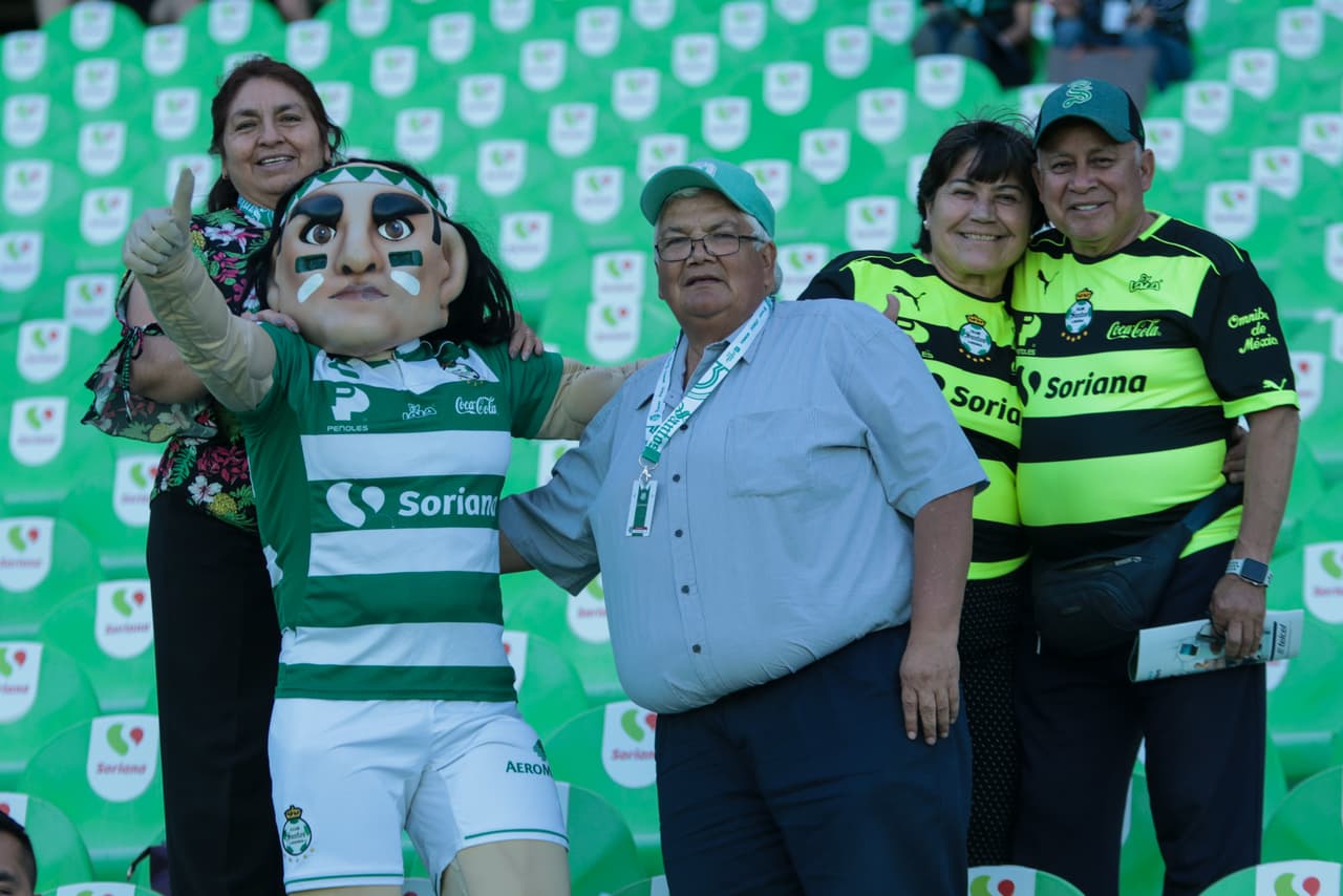 Los seguidores de Santos Laguna y Pachuca le dieron un color especial a la fiesta de la Jornada 13 del Clausura 2019 con su alegría y buen ánimo, parte clave de la Liga MX.