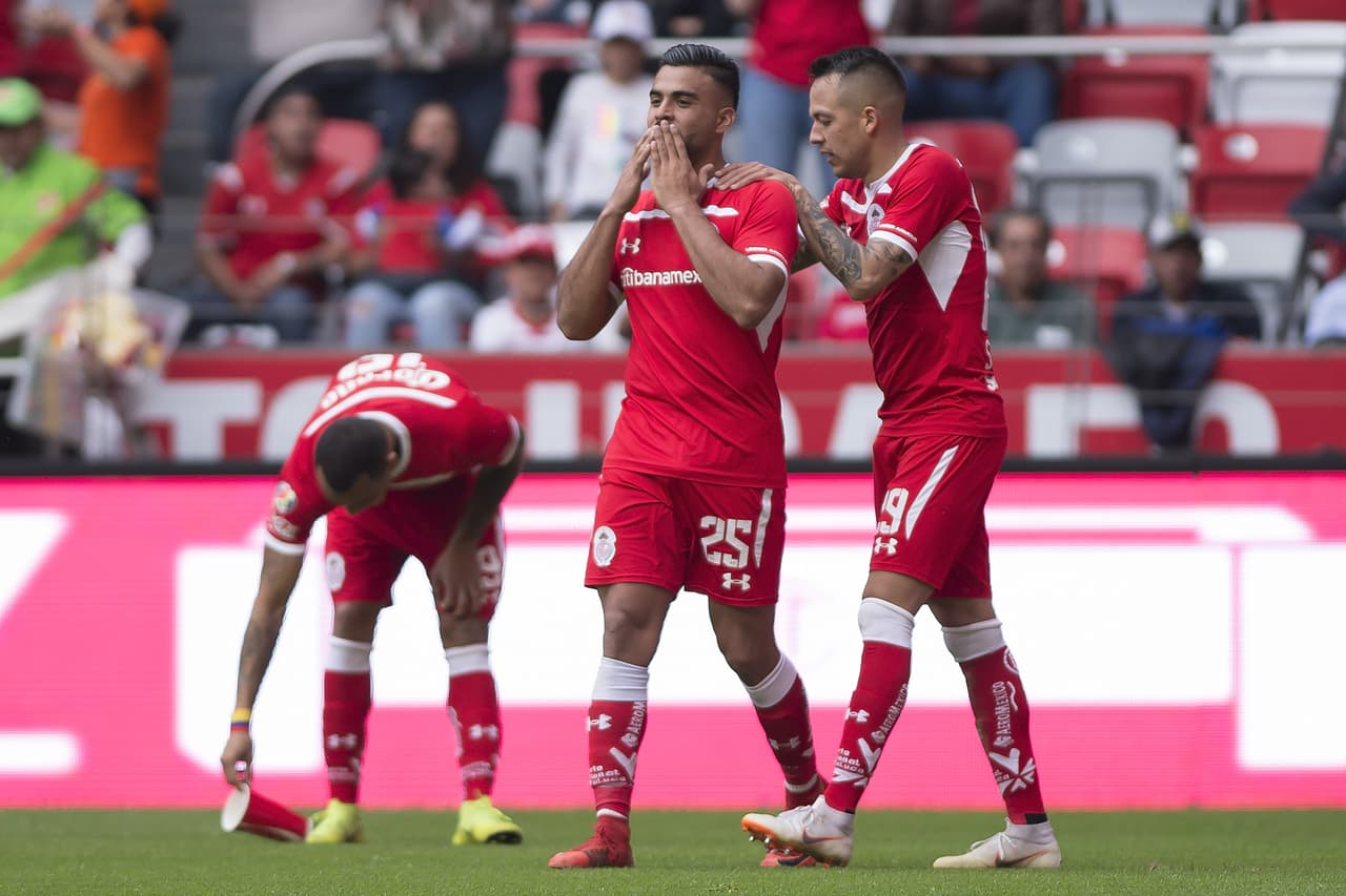 Toluca sentenció el partido a nueve minutos del tiempo reglamentario con gol de Alexis Canelo, el 2-0 del juego.