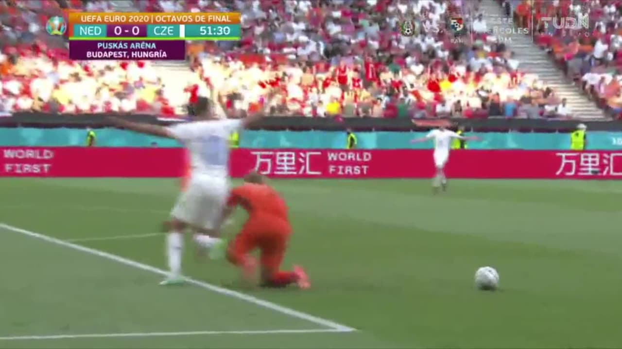 ¡Se quedan con uno menos! Matthijs de Ligt recibe la tarjeta roja