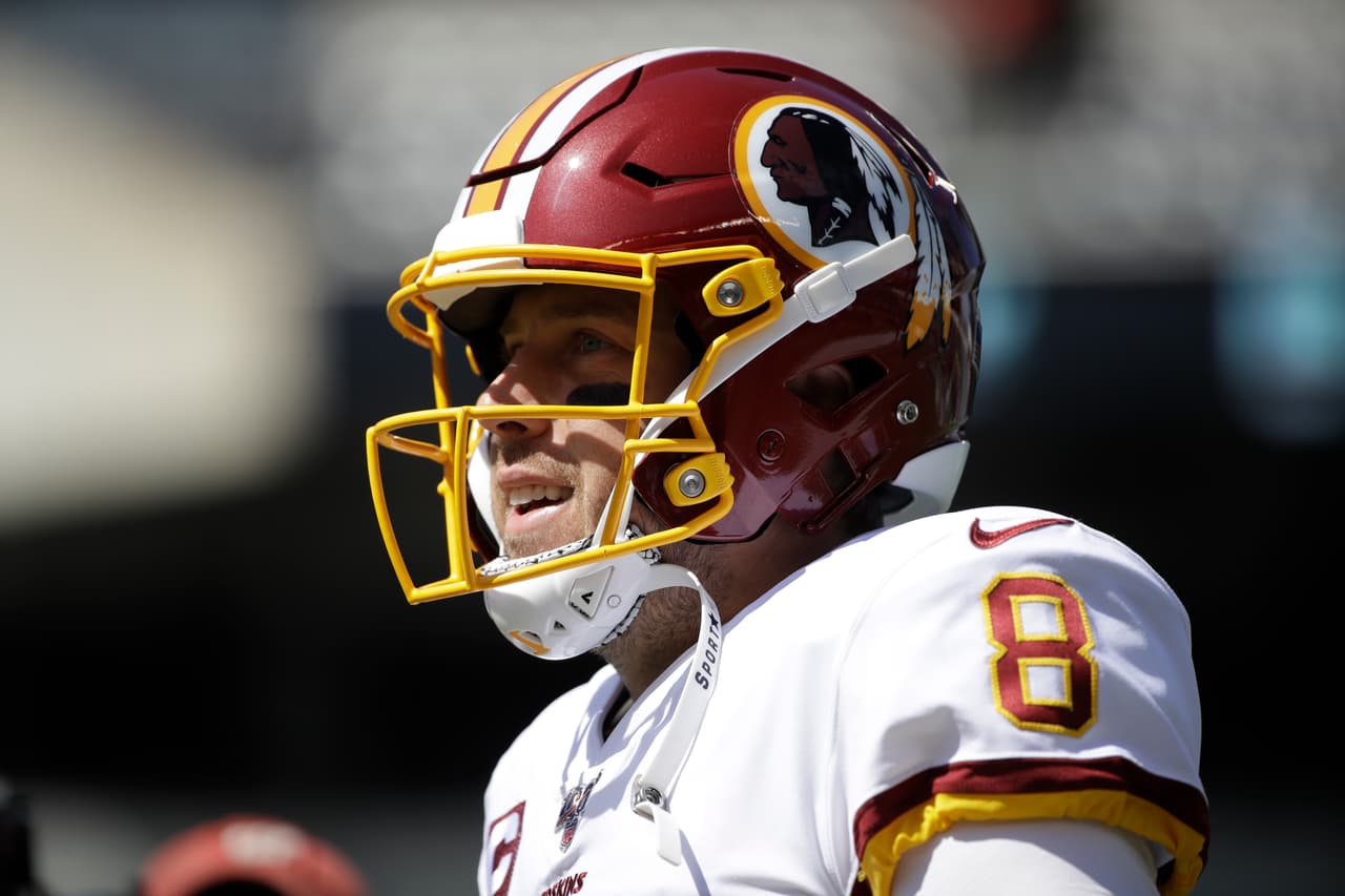 Case Keenum calentando.