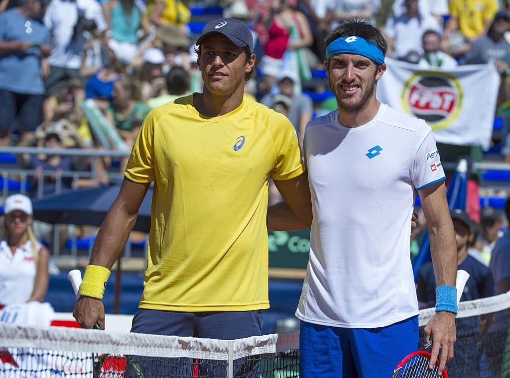 2. El 8 de marzo de 2015 jugaron 6 horas y 43 minutos Leonardo Mayer (derecha) y el brasileño Joao Souza (izquierda) por la Copa Davis. Ganó el argentino: 7-6 (4), 7-6 (5), 5-7, 5-7, y 15-13.