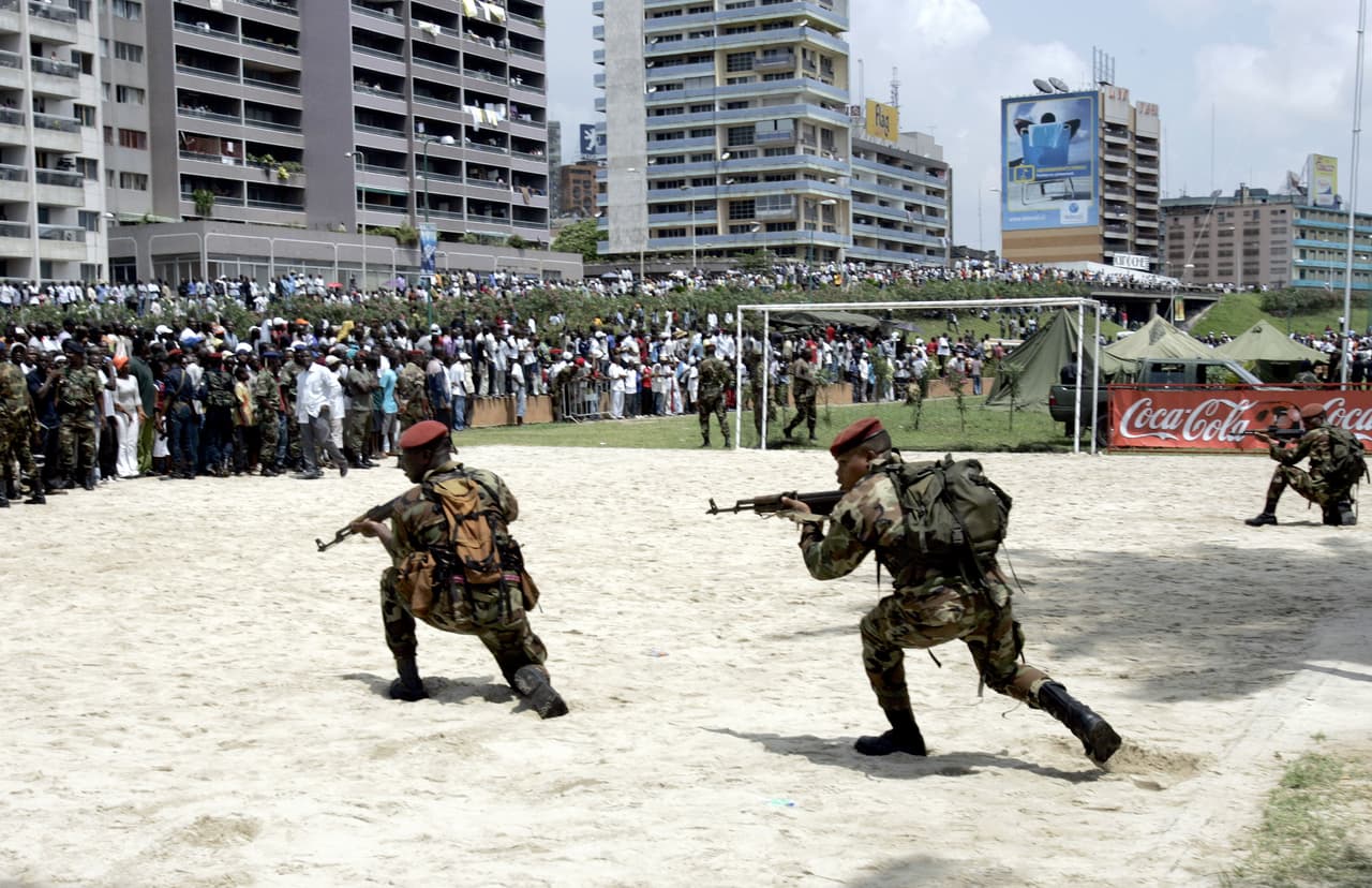 Costa de Marfil ha padecido los estragos de una guerra civil entre el norte musulmán y el sur cristiano. Muchos países africanos enfrentan problemas similares.