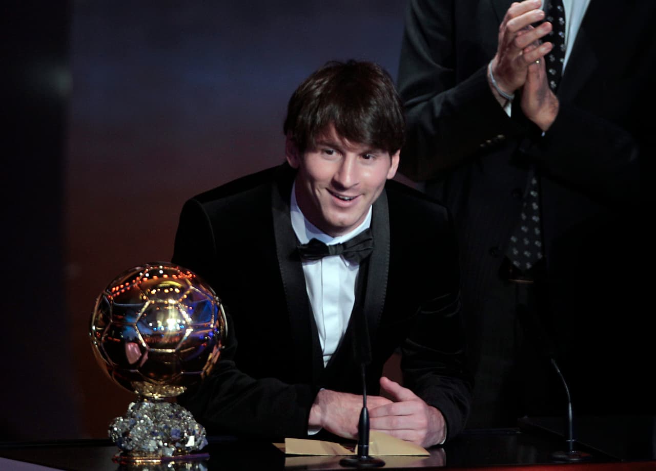 A los 22 años ganó su primer Balón de Oro. Hoy en día suma ya cinco.