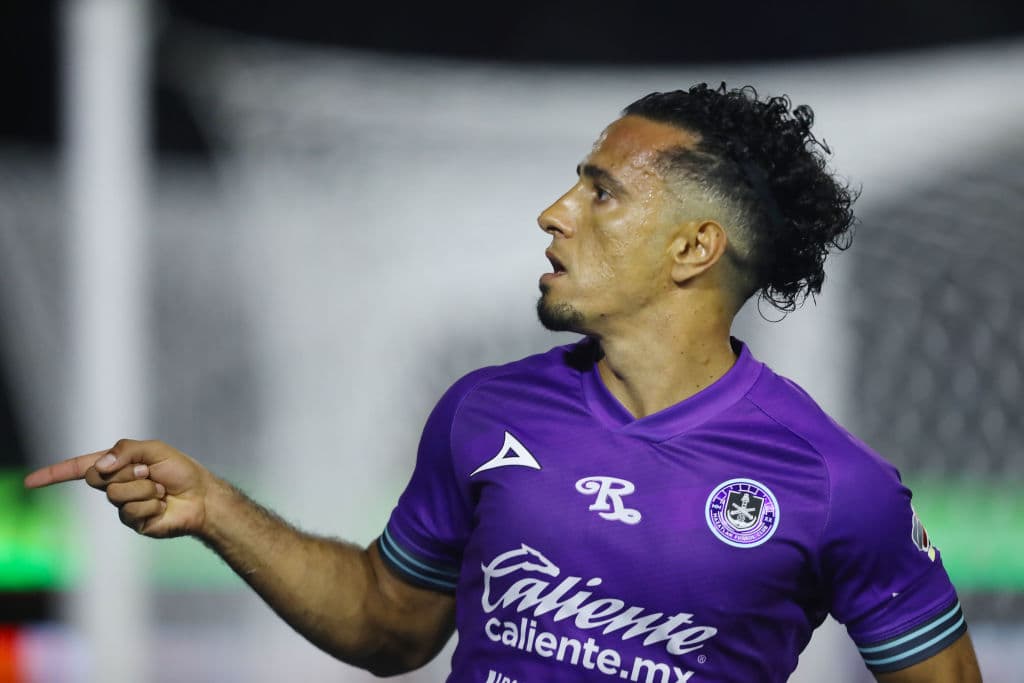 Aristeguieta (28’) y Carlos Vargas (31’) adelantaron a los locales. Juan Delgado (43’) y Zendejas (64’) emparejaron los cartones. A los 71’ apareció Camilo Sanvezzo para convertir por la pena máxima. La J2 del Guard1anes 2021 Mazatlán visitará a los Pumas y Necaxa recibirá al San Luis.