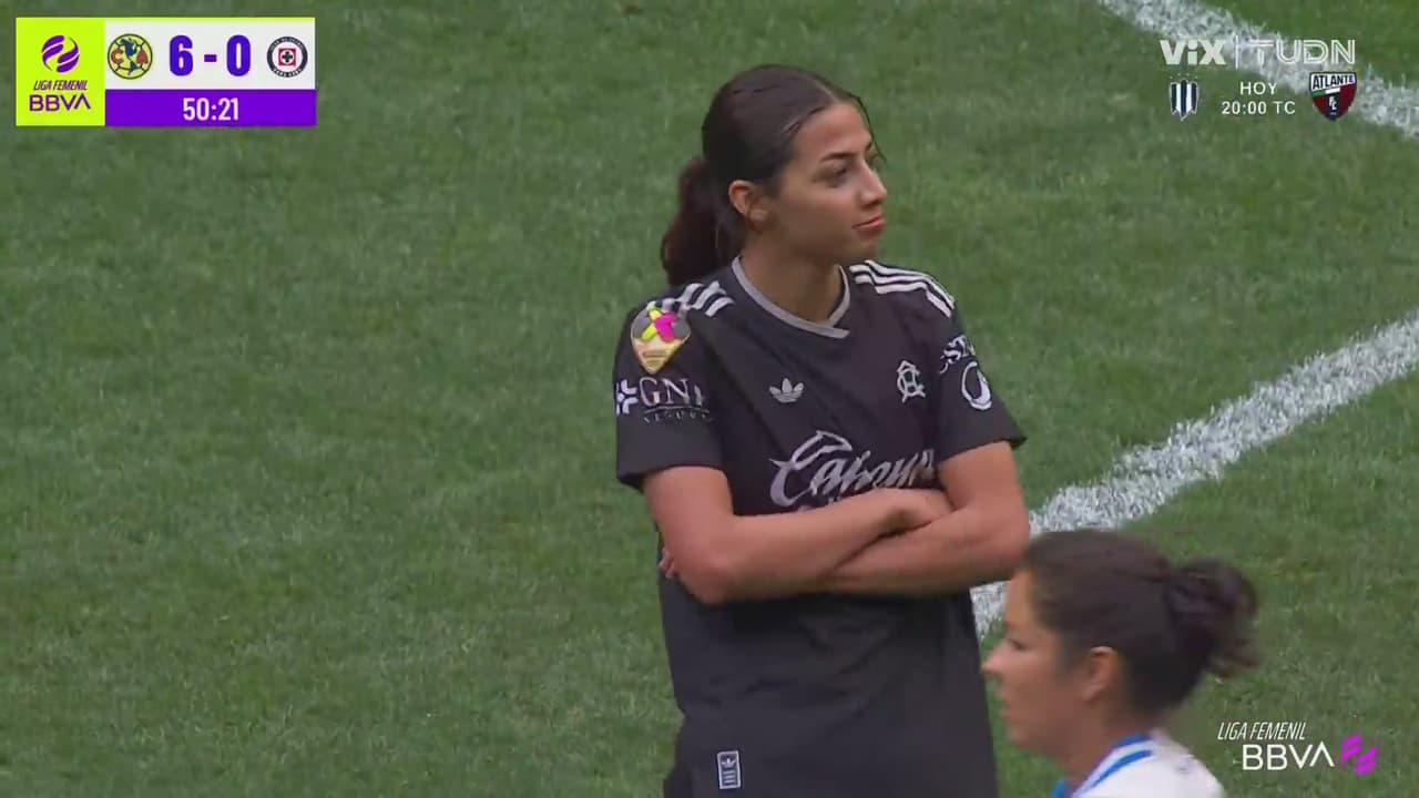 ¡Media docena para Cruz Azul! Doblete de Montse Saldívar