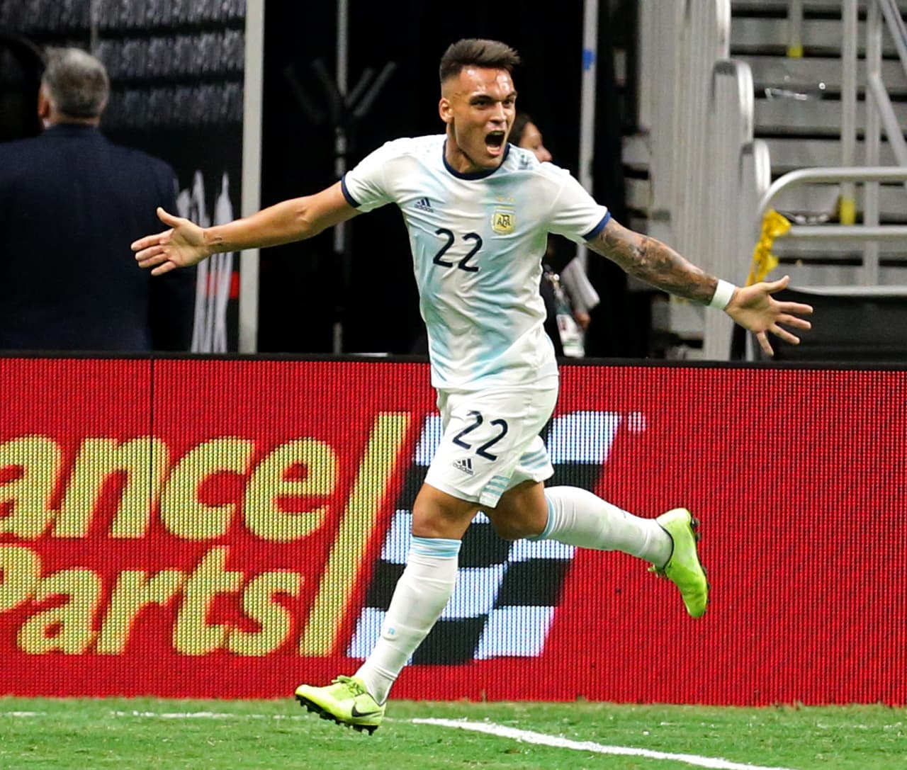 En el último enfrentamiento entre Argentina y México, Lautaro marcó hat-trick y se convirtió en el quinto jugador de Argentina en marcar tres anotaciones durante un primer tiempo.