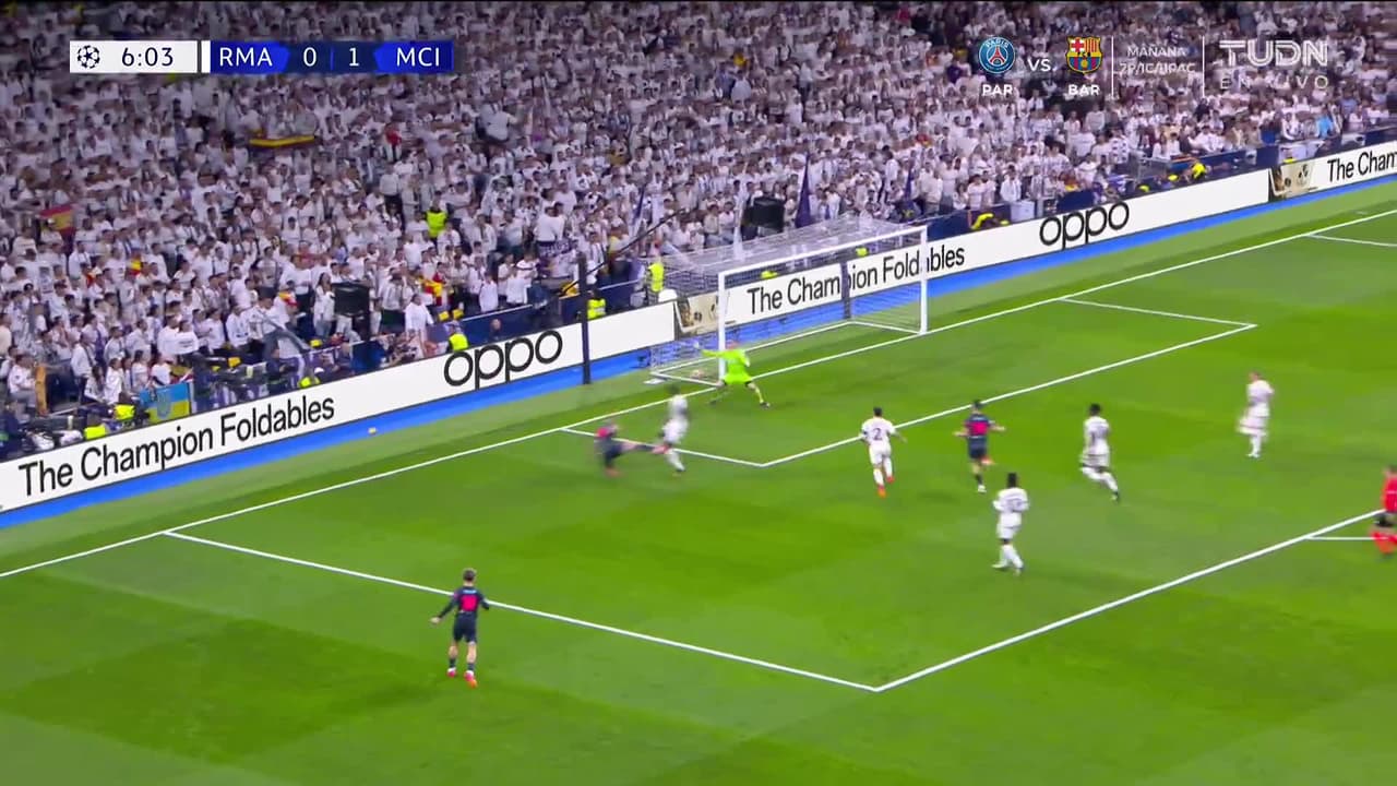 ¡TIRO ATAJADO! disparo por Erling Haaland.