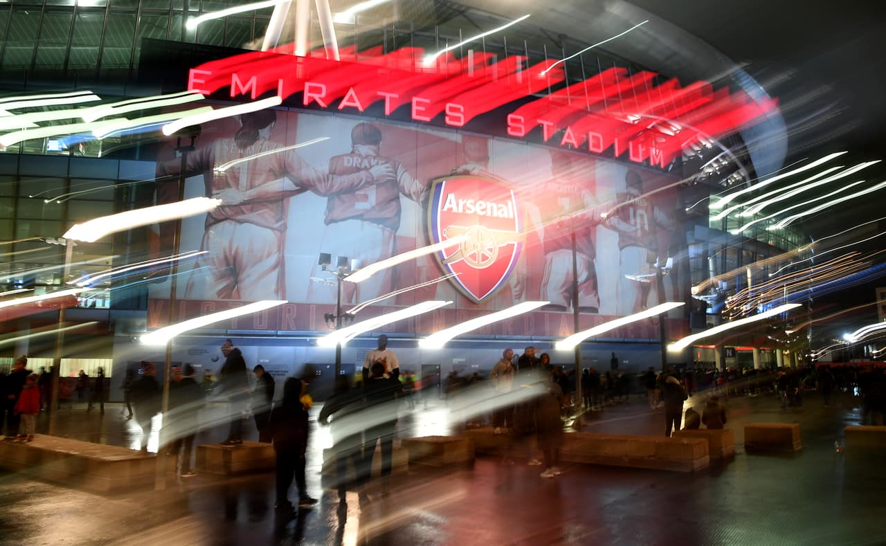 El gran estadio de los Gunners esperaba desde muy temprano por la llegada de aficionados y jugadores.