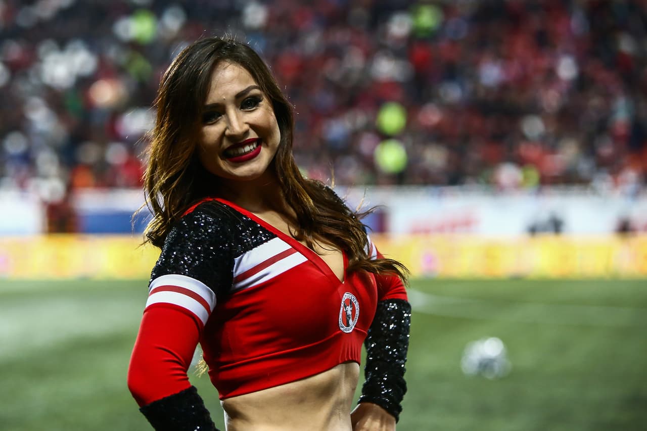 La belleza de las porristas en la fecha 16