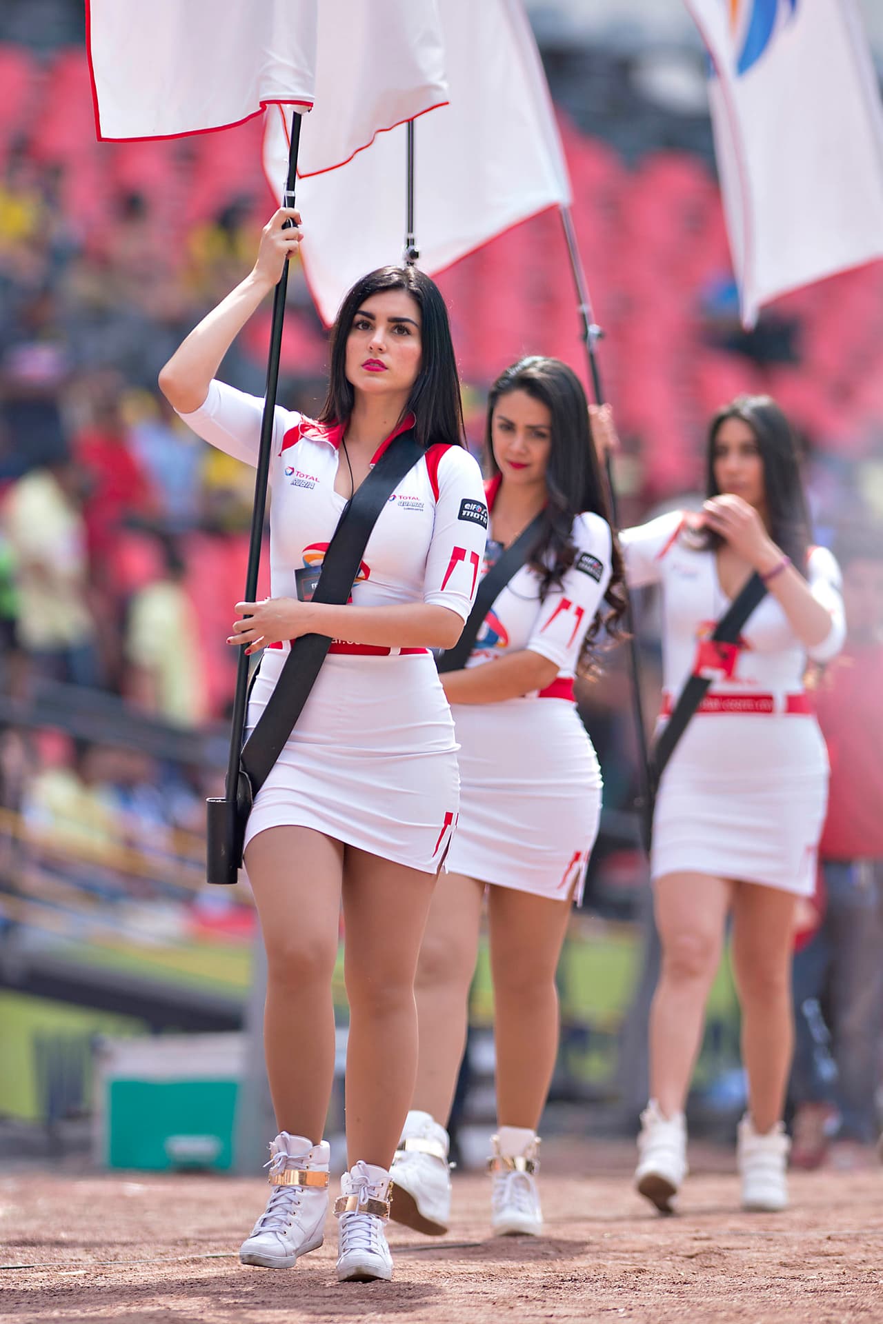 La belleza de las porristas en la fecha 16