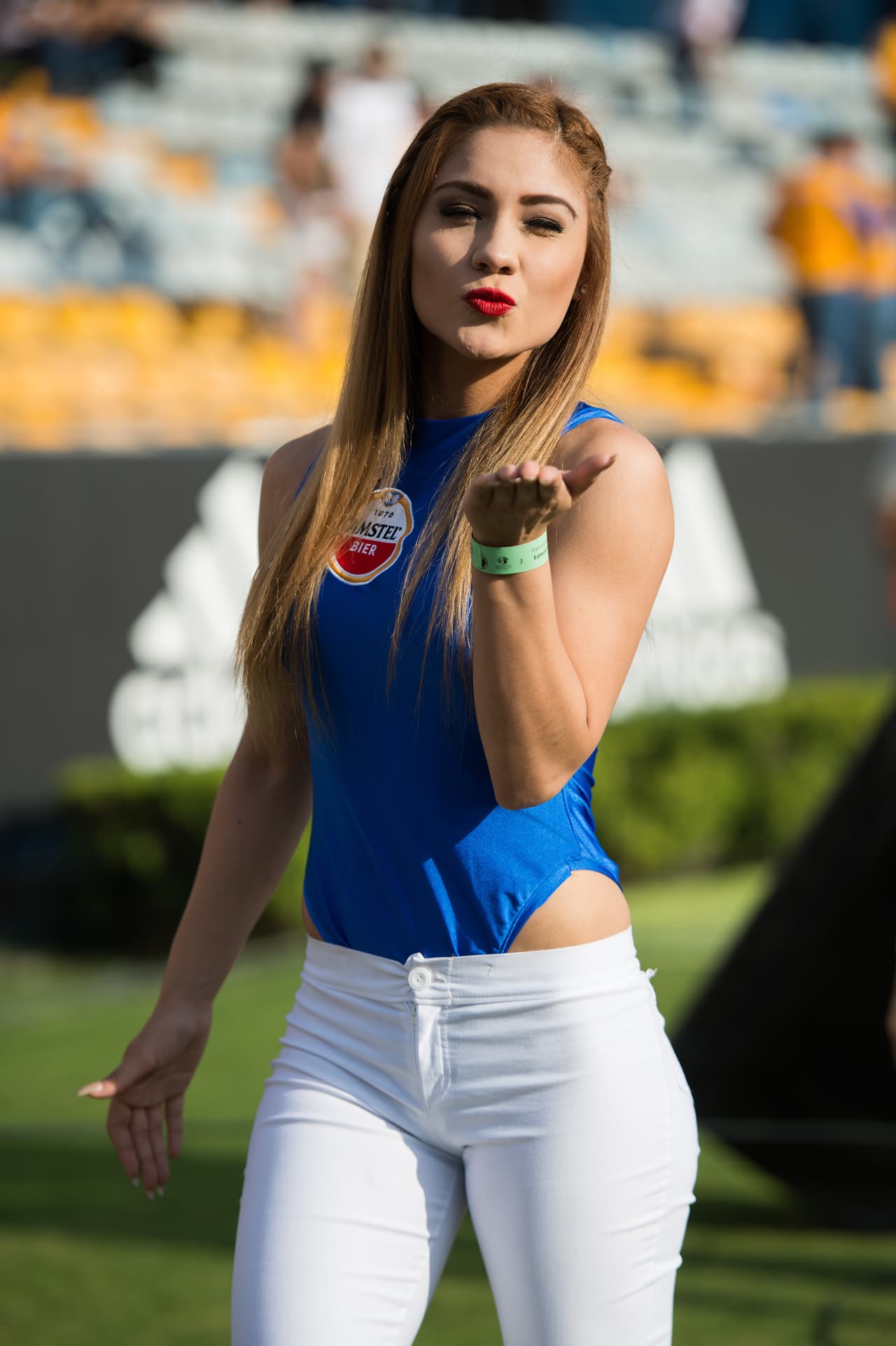 La belleza de las porristas en la fecha 16