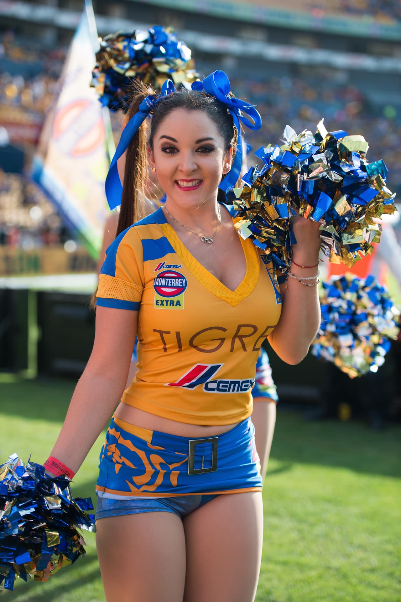 La belleza de las porristas en la fecha 16