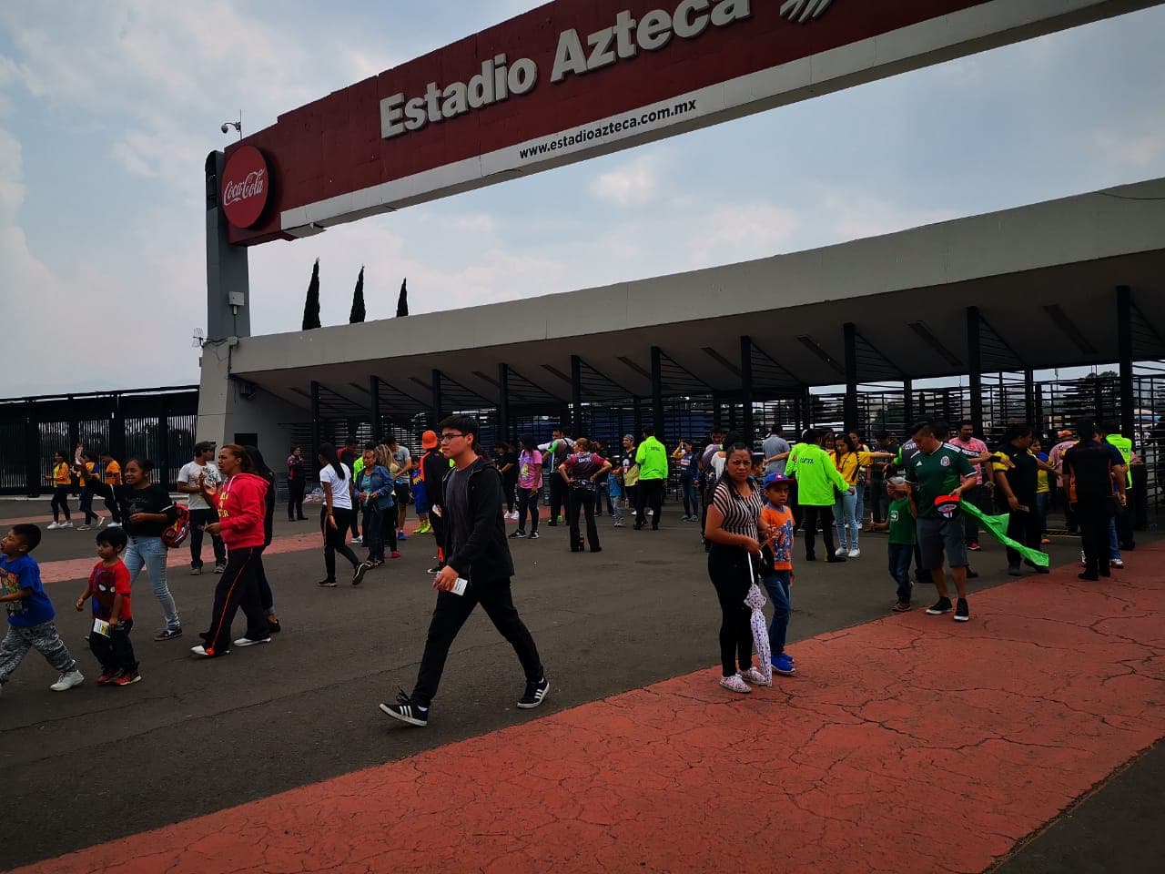 En el Estadio Azteca se vive la antesala de la Semifinal de la Liga MX Femenil Clausura 2019 entre América y Tigres.